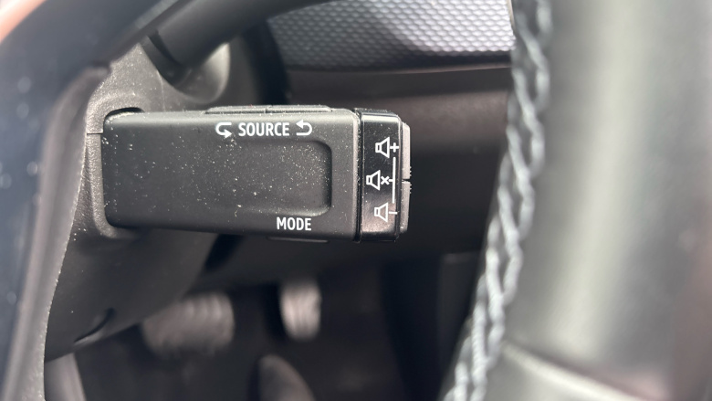 Renault Arkana 1.6 E-TECH Hybrid 145 Iconic 5dr Auto Hybrid Estate